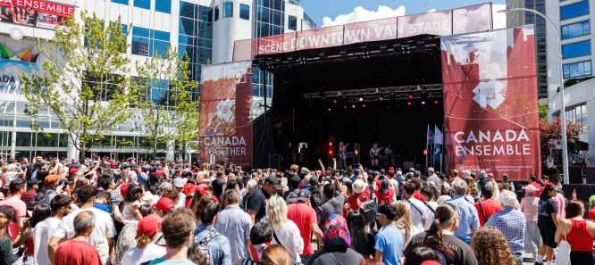 Scène principale de l'événement « Canada Together